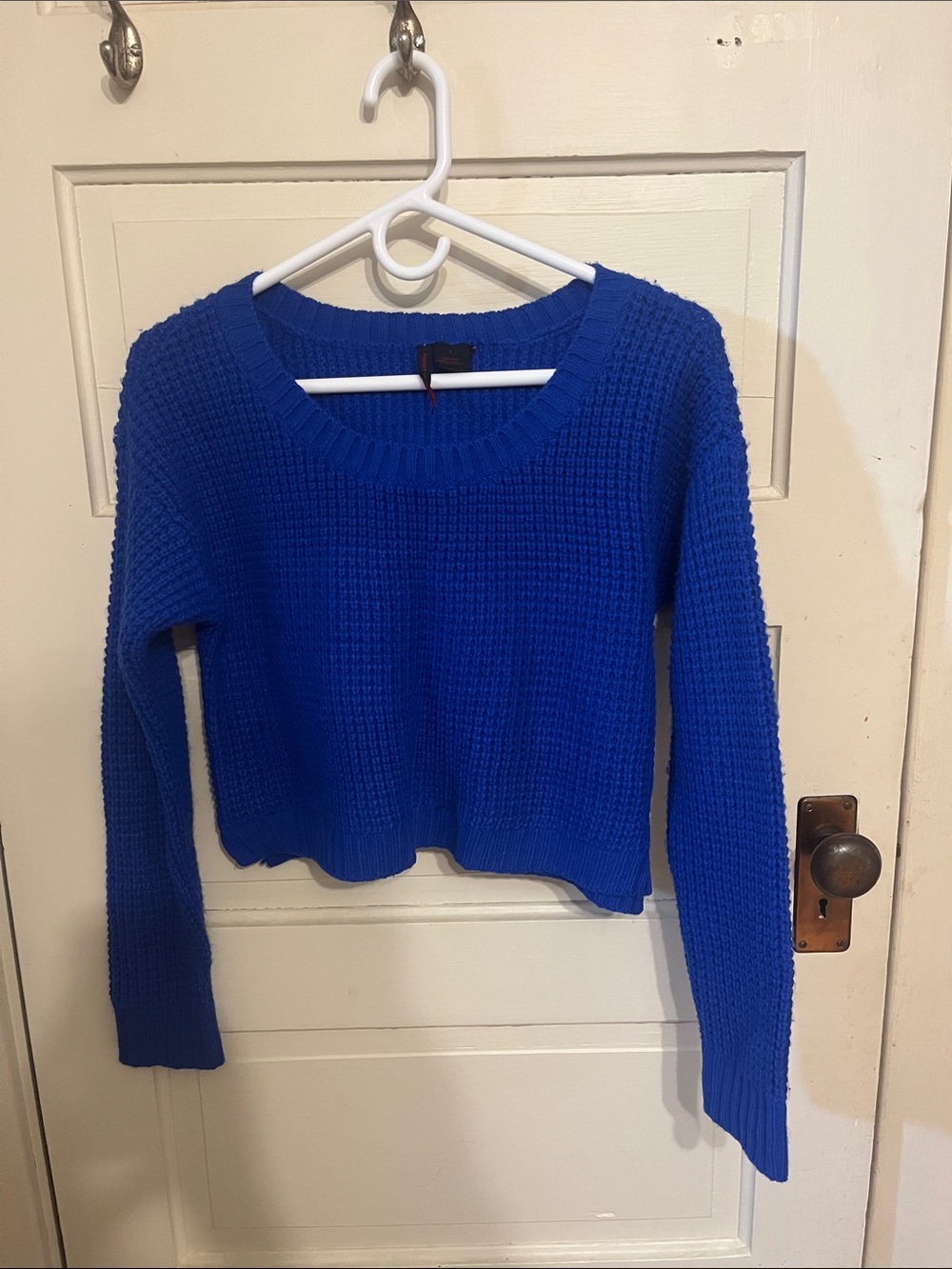 Cropped Crewneck Chunky Knit Sweater in Bold Blue